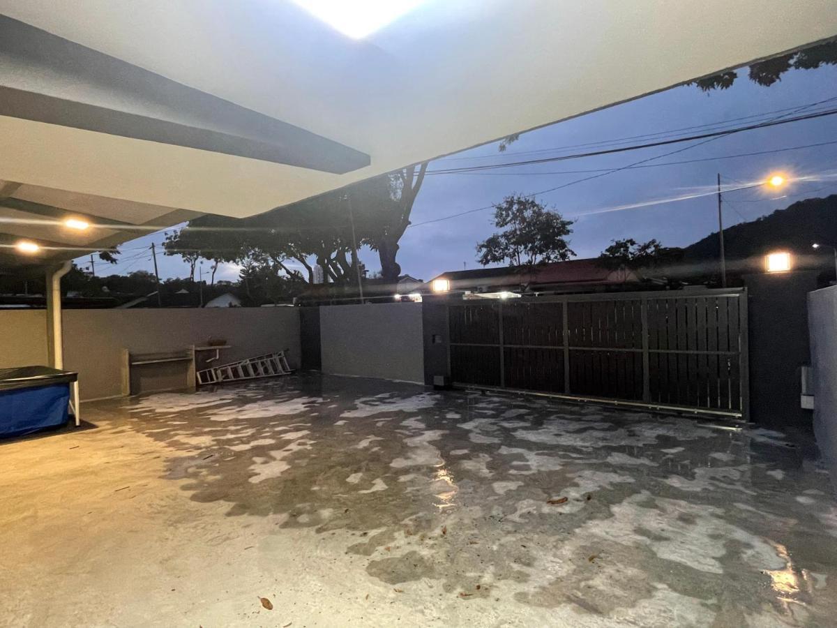 -new- 22pax 5r4b V Ktv,kid's Pool,pool Table Near Usm,lwe Hospital,spi Arena * George Town