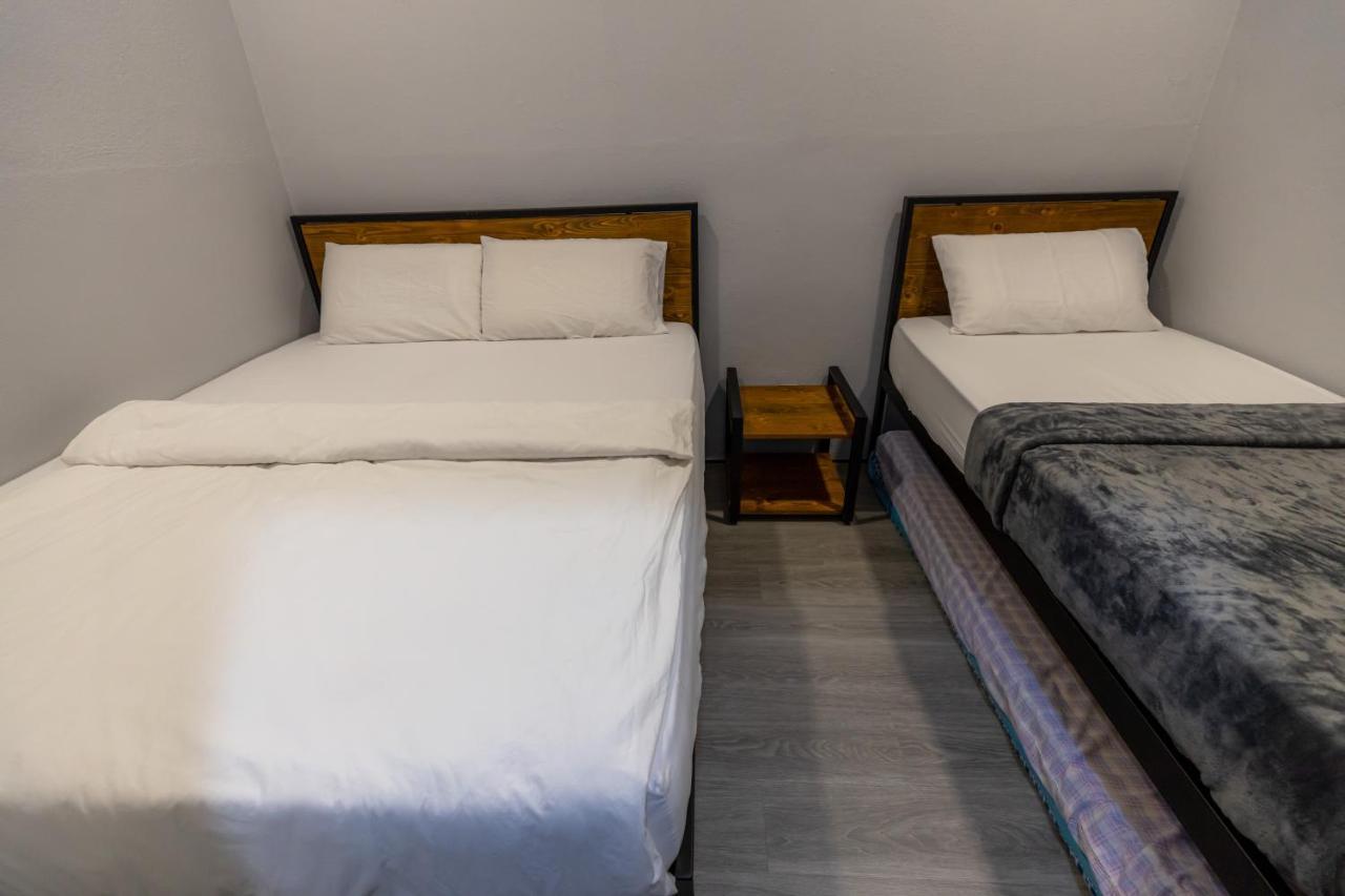 Holiday home -new- 22pax 5r4b V Ktv,kid's Pool,pool Table Near Usm,lwe Hospital,spi Arena George Town
